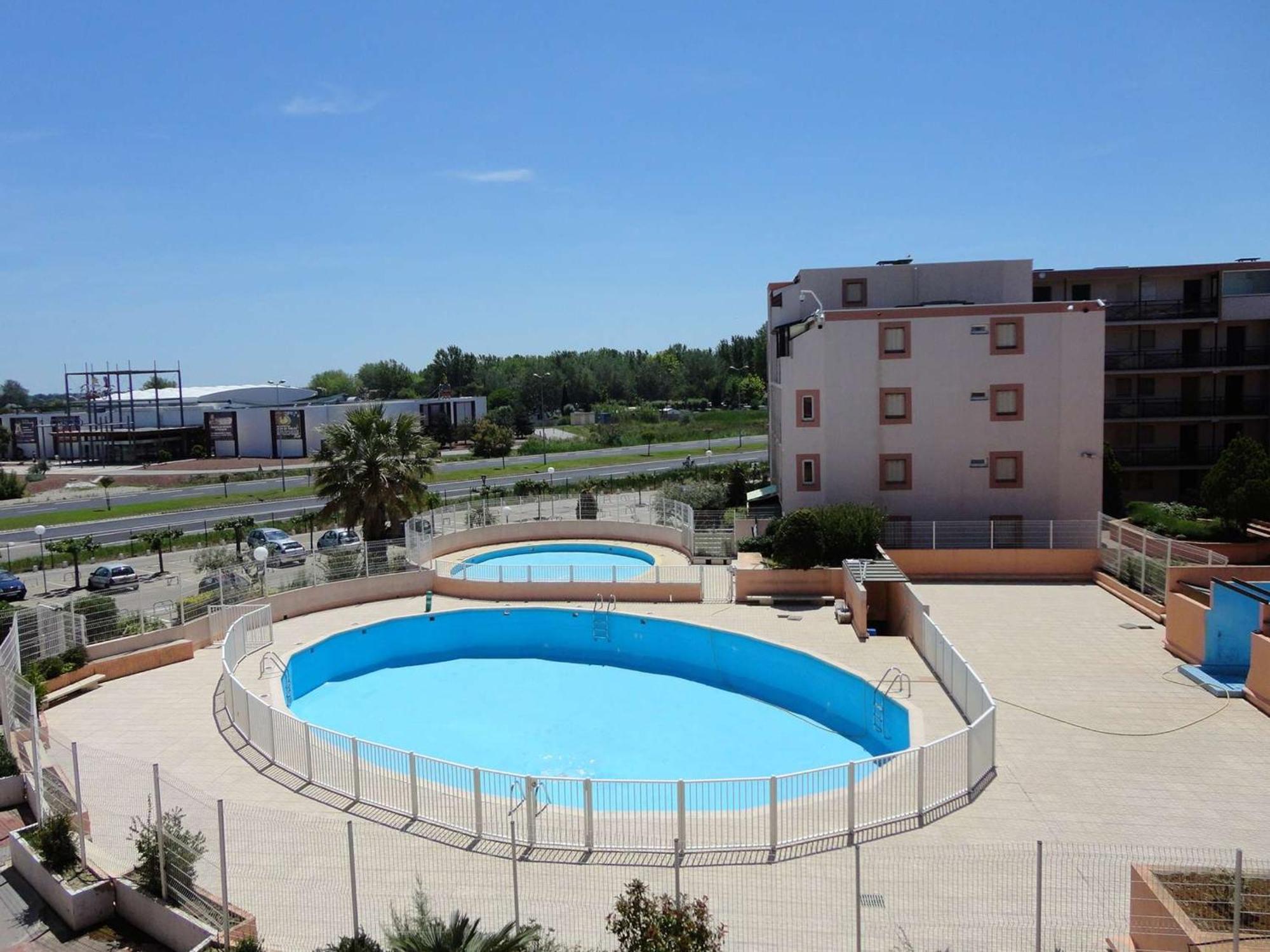 Studio Climatise Double Cabine Avec Piscine Et Parking A 650M De La Plage - Fr-1-307-140 Le Grau-du-Roi Exterior photo